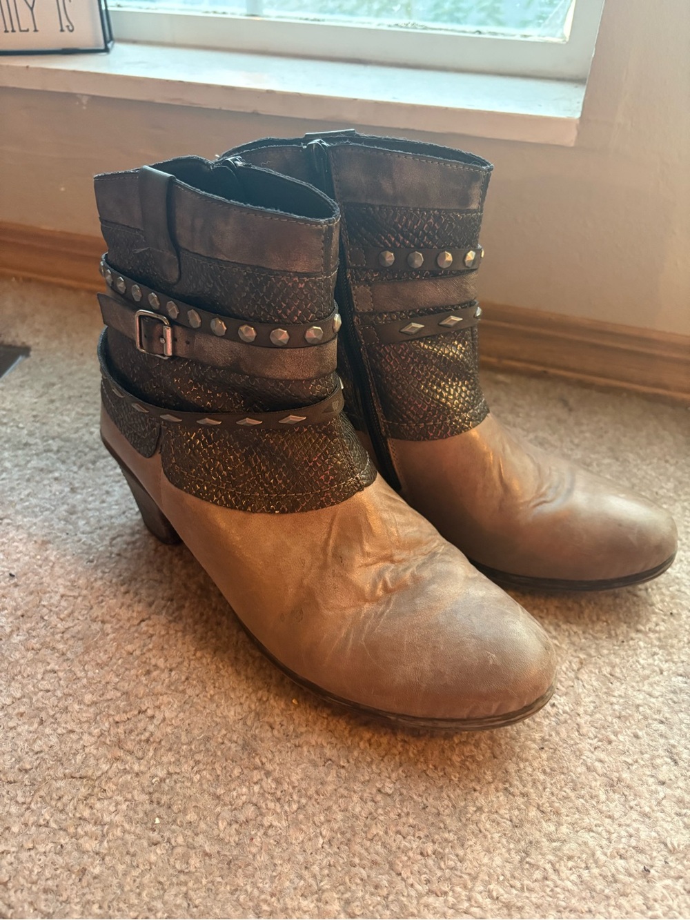 Remonte EU 41 US 9.5 Studded Moto Ankle Boots Brown Taupe Western